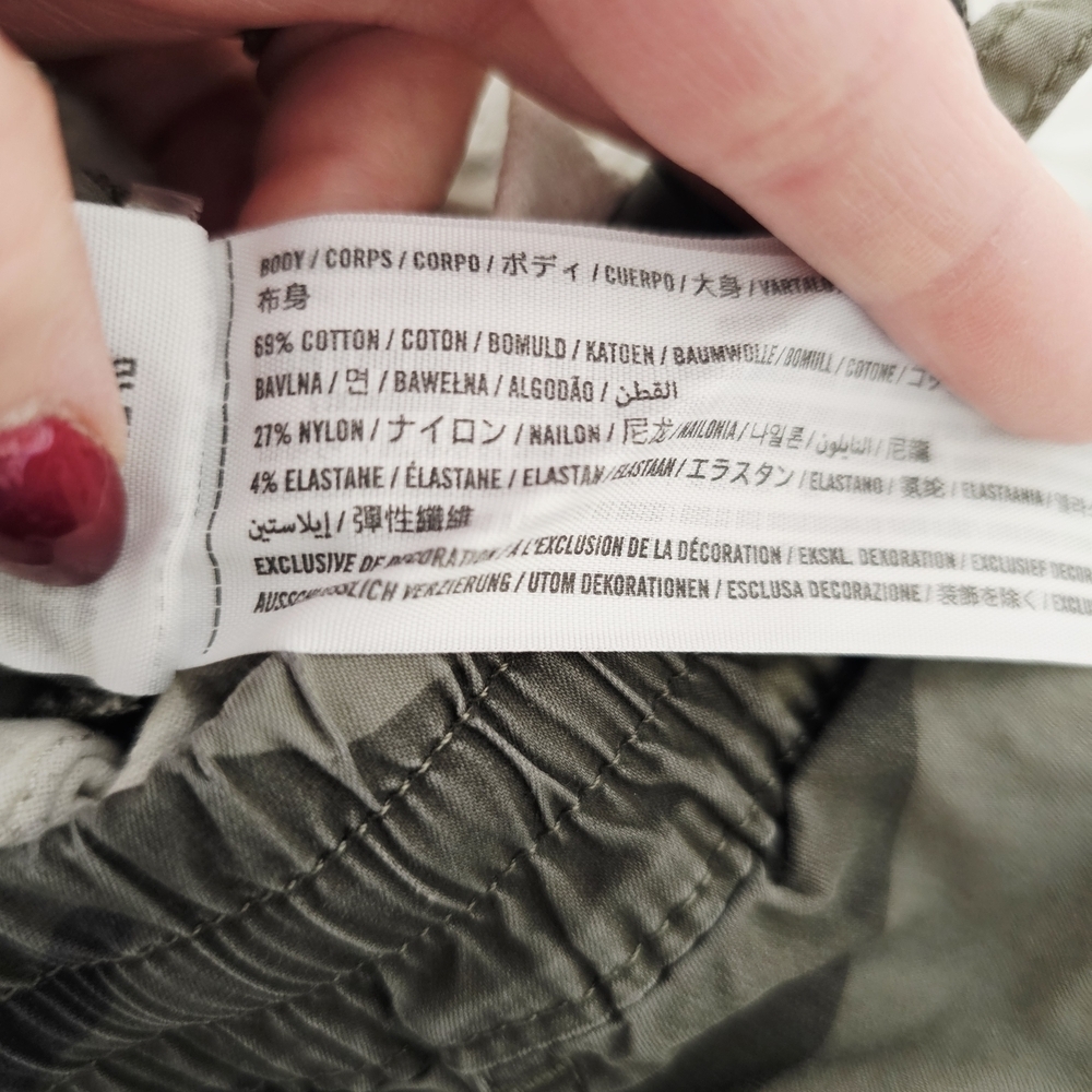 Abercrombie Kids Green Camouflage Pants Boys size 7/8 *See flaw note - Picture 7 of 7